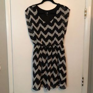 IZ Byer black and white chevron dress- size L